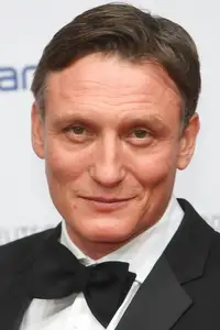 Oliver Masucci