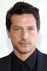 Simon Rex