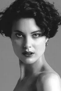 Shalom Harlow