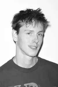Harris Dickinson