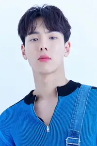 손현우