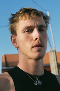 Harris Dickinson
