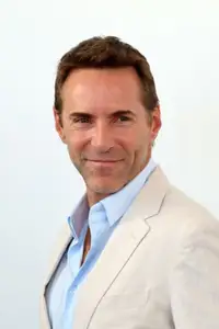 Alessandro Nivola