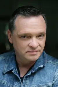 Serge Postigo