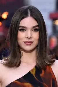 Hailee Steinfeld