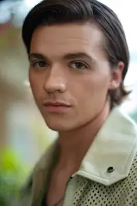 Joel Courtney