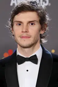 Evan Peters