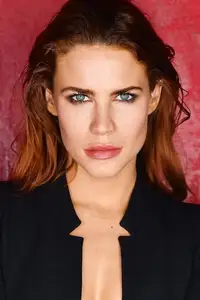 Courtney Hope