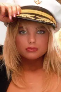 Erika Eleniak