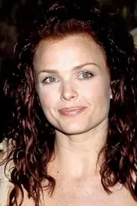 Dina Meyer