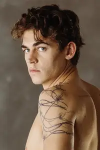 Hero Fiennes Tiffin