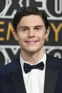 Evan Peters