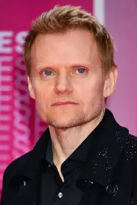 Marc Warren