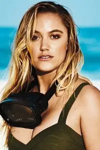 Maika Monroe