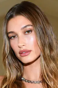 Hailey Bieber
