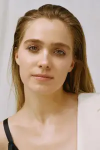 Haley Lu Richardson