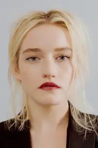 Julia Garner