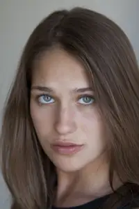 Lola Kirke