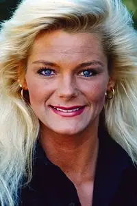 Raye Hollitt