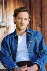 Lewis Pullman