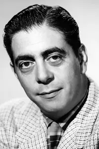 Robert Strauss