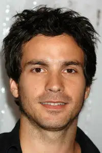 Santiago Cabrera