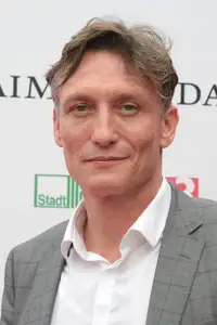 Oliver Masucci
