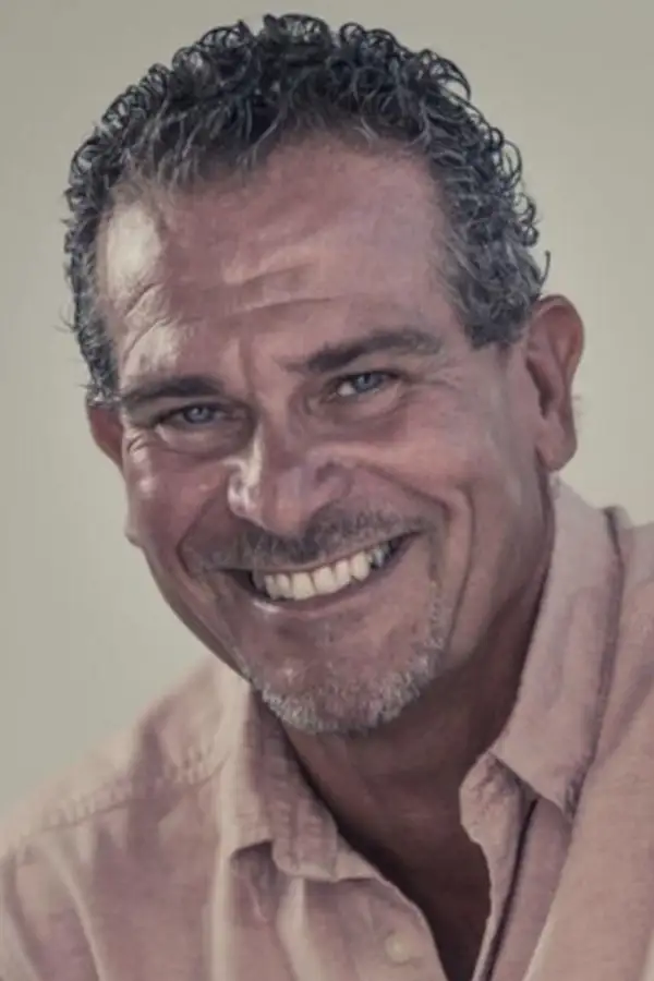 Lee Simmons