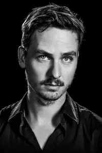 Tom Schilling