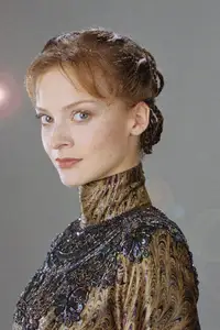 Julie Cox