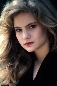 Jennifer Jason Leigh