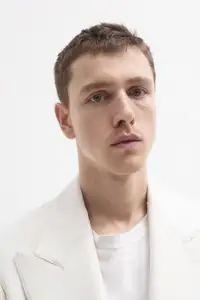 Harris Dickinson