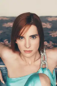 Hari Nef