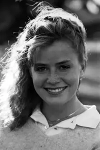 Elisabeth Shue