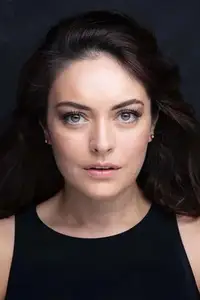 Ezgi Mola