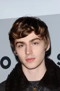 Miles Heizer