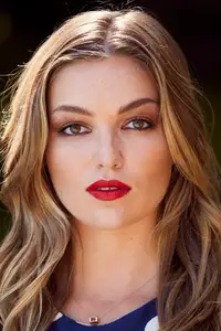 Lili Simmons