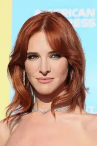 Hari Nef