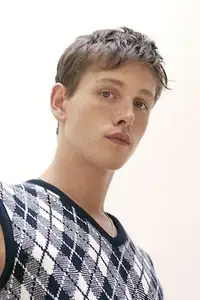 Harris Dickinson