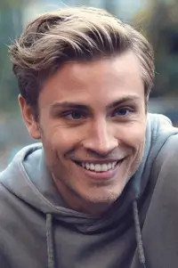 Jannik Schümann