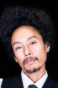 希志真ロイ