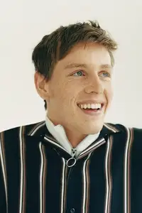 Harris Dickinson