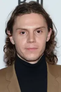 Evan Peters