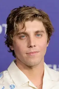 Lukas Gage