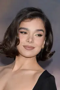 Hailee Steinfeld