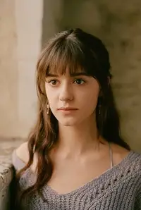 Daisy Edgar-Jones