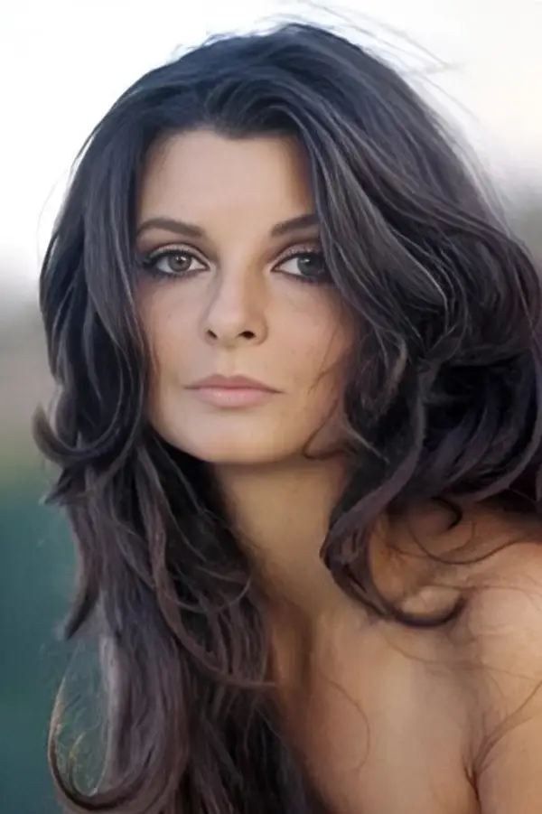 Anne Libert