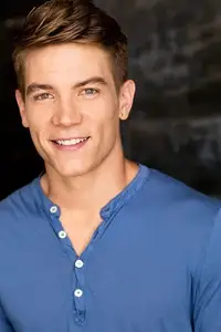 Lucas Adams