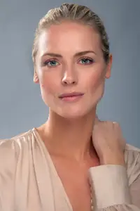 Synnøve Macody Lund