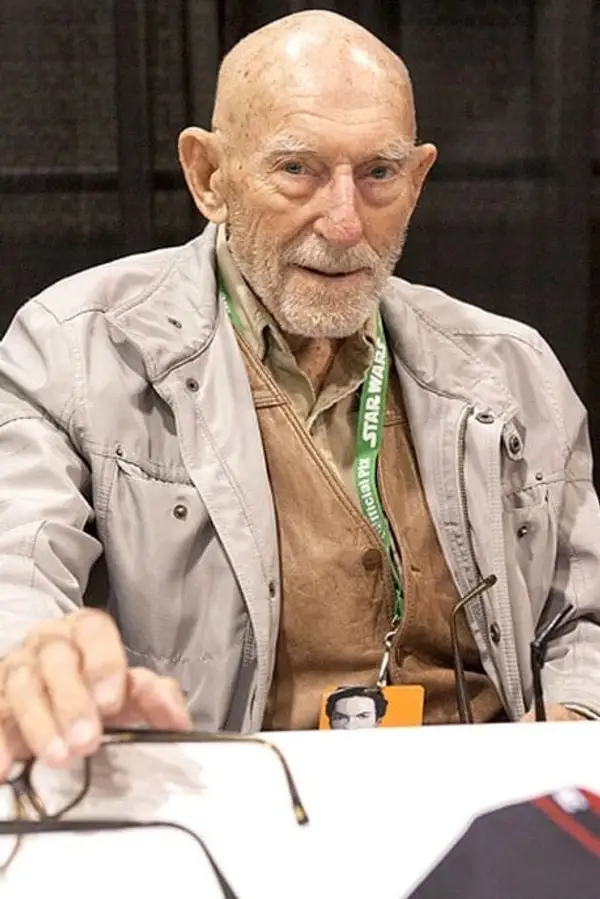 Erik Bauersfeld